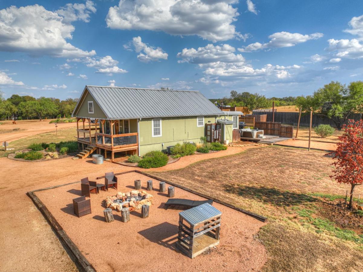 Vaughan W/Hot Tub And Grill Fredericksburg Esterno foto