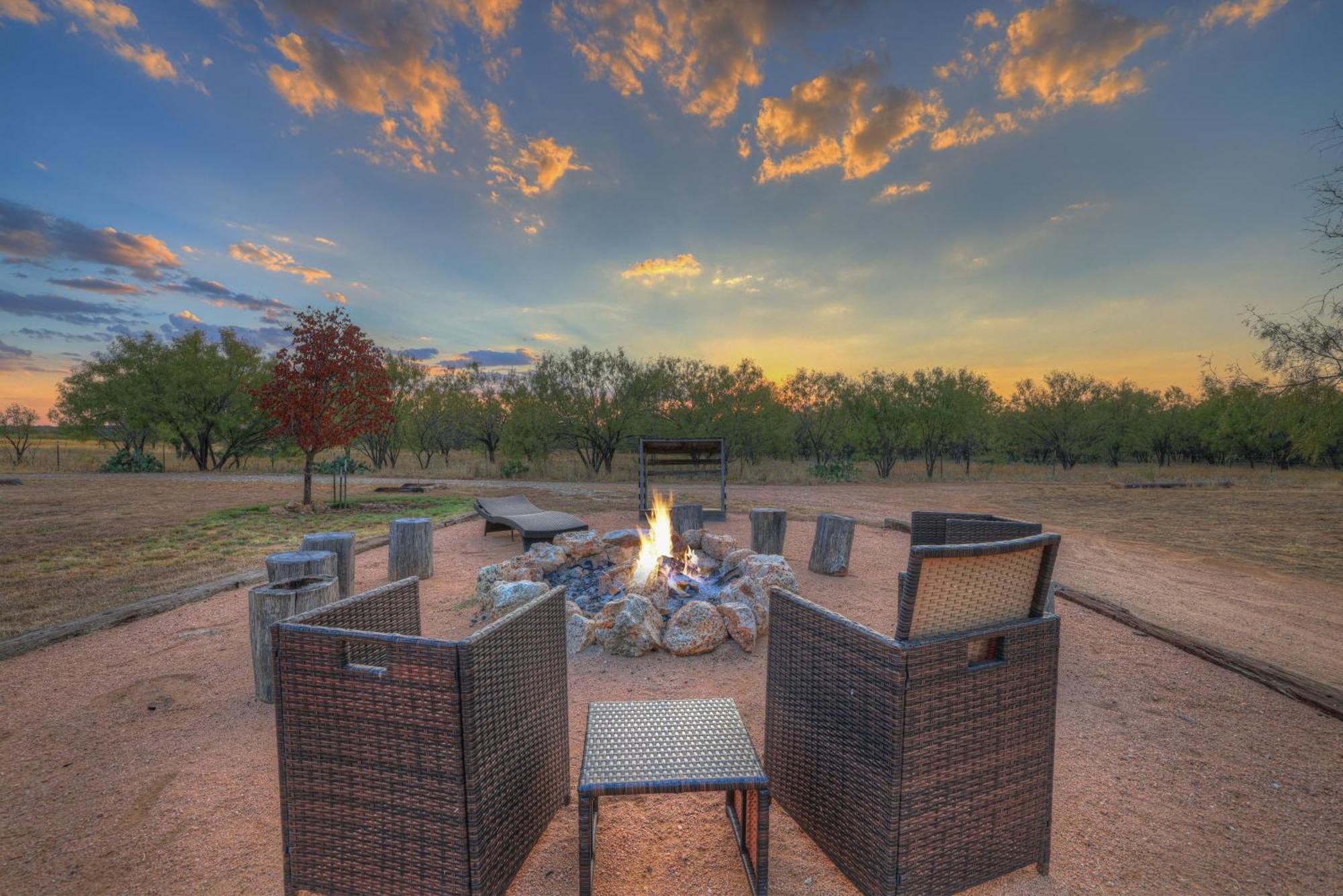 Vaughan W/Hot Tub And Grill Fredericksburg Esterno foto